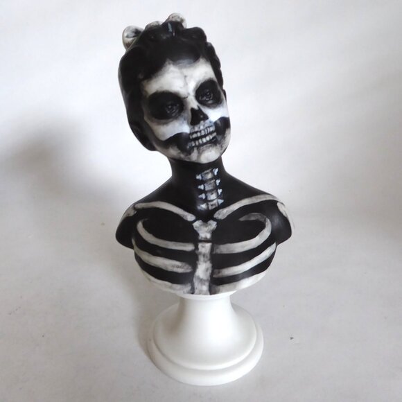 NEW SKELETON DEATH BECOMES HER UPCYCLED GOTHIC HALLOWEEN HORROR FIGURINE ODDITY - Picture 2 of 10